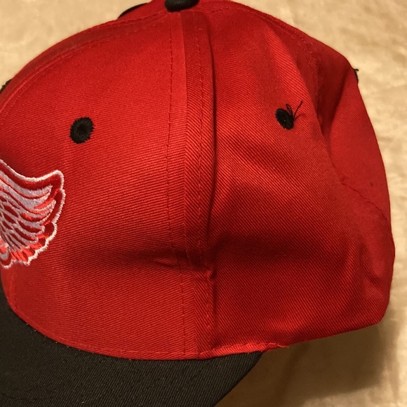 Vintage Logo 7 NHL Detriot Redwings Snapback - Picture 2 of 5